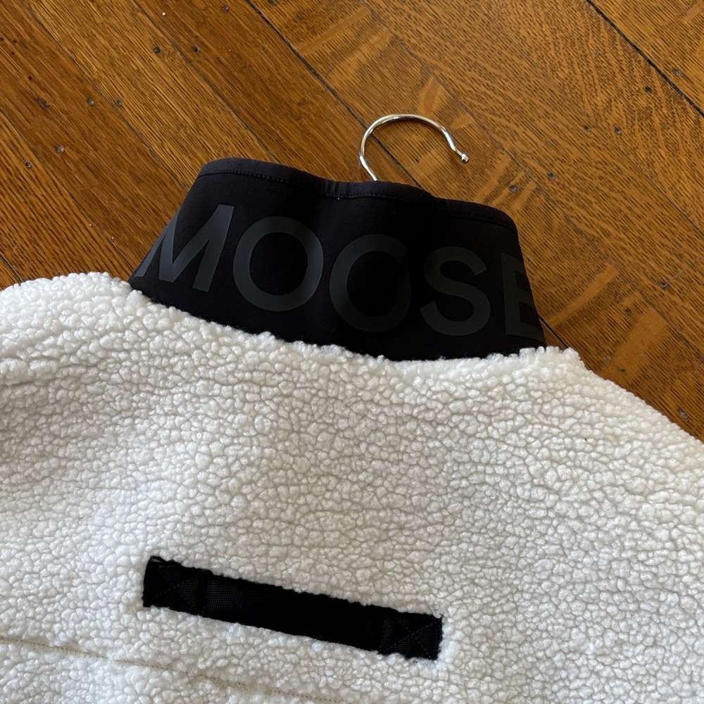Moose Knuckles Men's XL NEW with tags. Black and White Fleece Saglek Vest - Picture 7 of 7